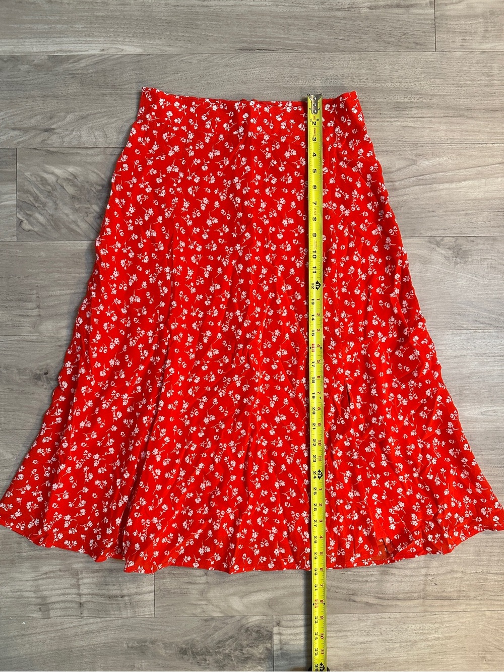 NWT SEZANE Tabata Skirt in Coral Flowers, Red Floral Midi Skirt with Side Slit - Picture 6 of 6